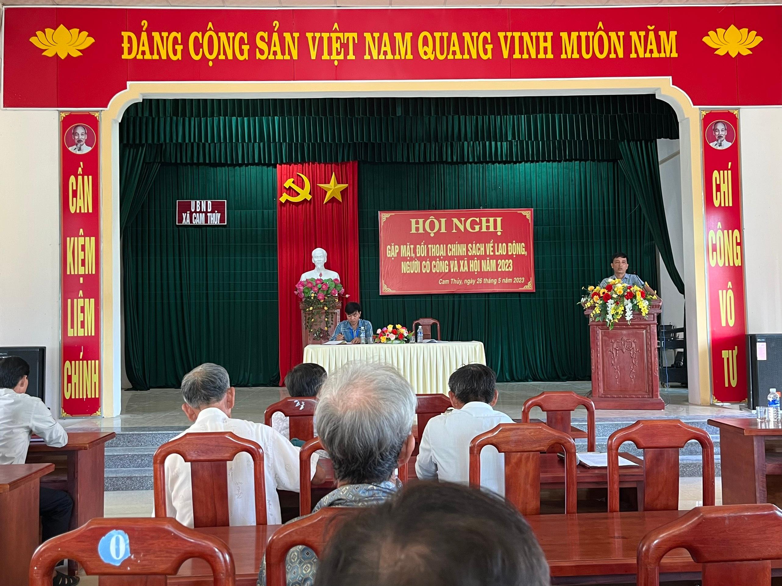 Phòng LĐ-TBXH đối thoại với Nhân dân vè thực hiện các chính sách, pháp luật về lĩnh vực LĐ-TBXH tại xã Cam Thủy